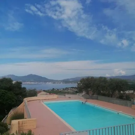 Avec Piscine Proche Appartamento