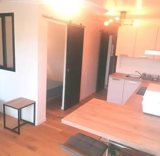 Avec Piscine Proche Apartment