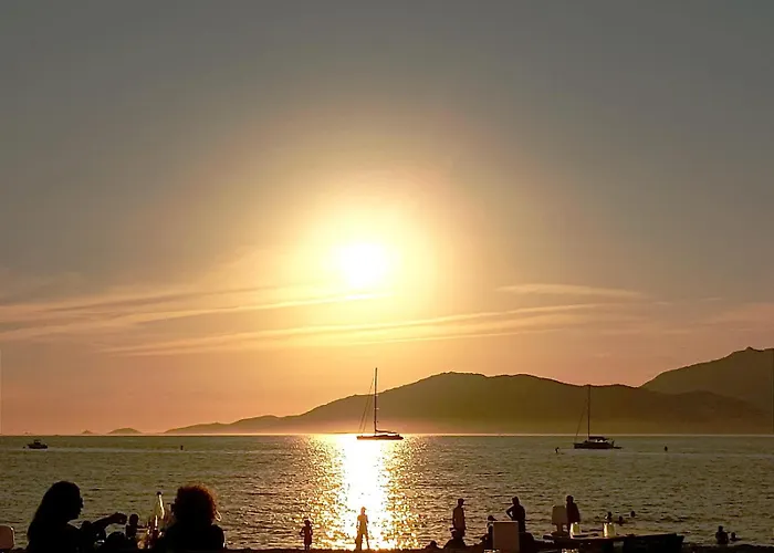 Avec Piscine Proche *