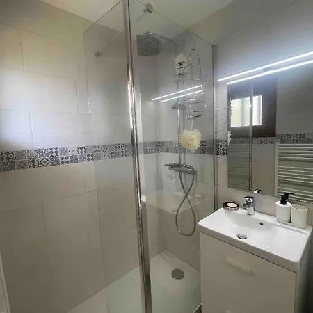 Apartment Avec Piscine Proche *