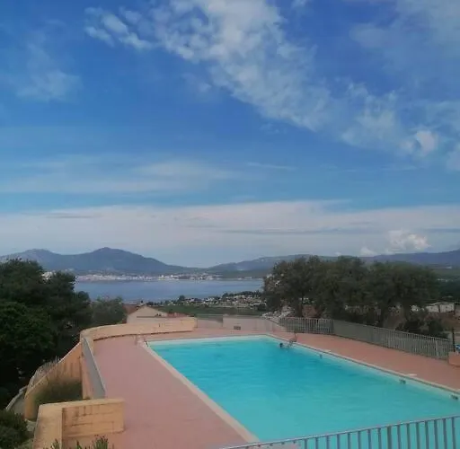 Avec Piscine Proche Apartment