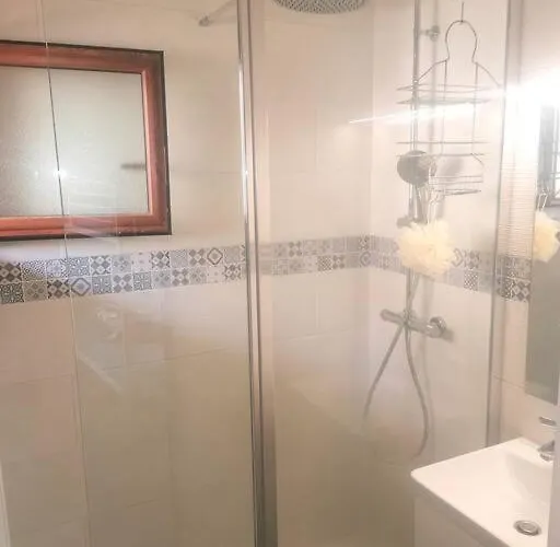 Avec Piscine Proche Apartment *