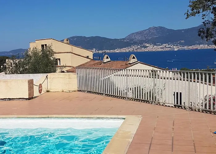 Avec Piscine Proche Porticcio (Corsica)